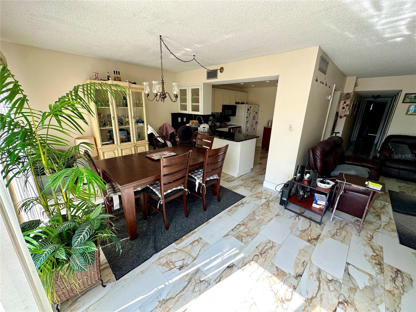 PENTHOUSE GROVES - Residential