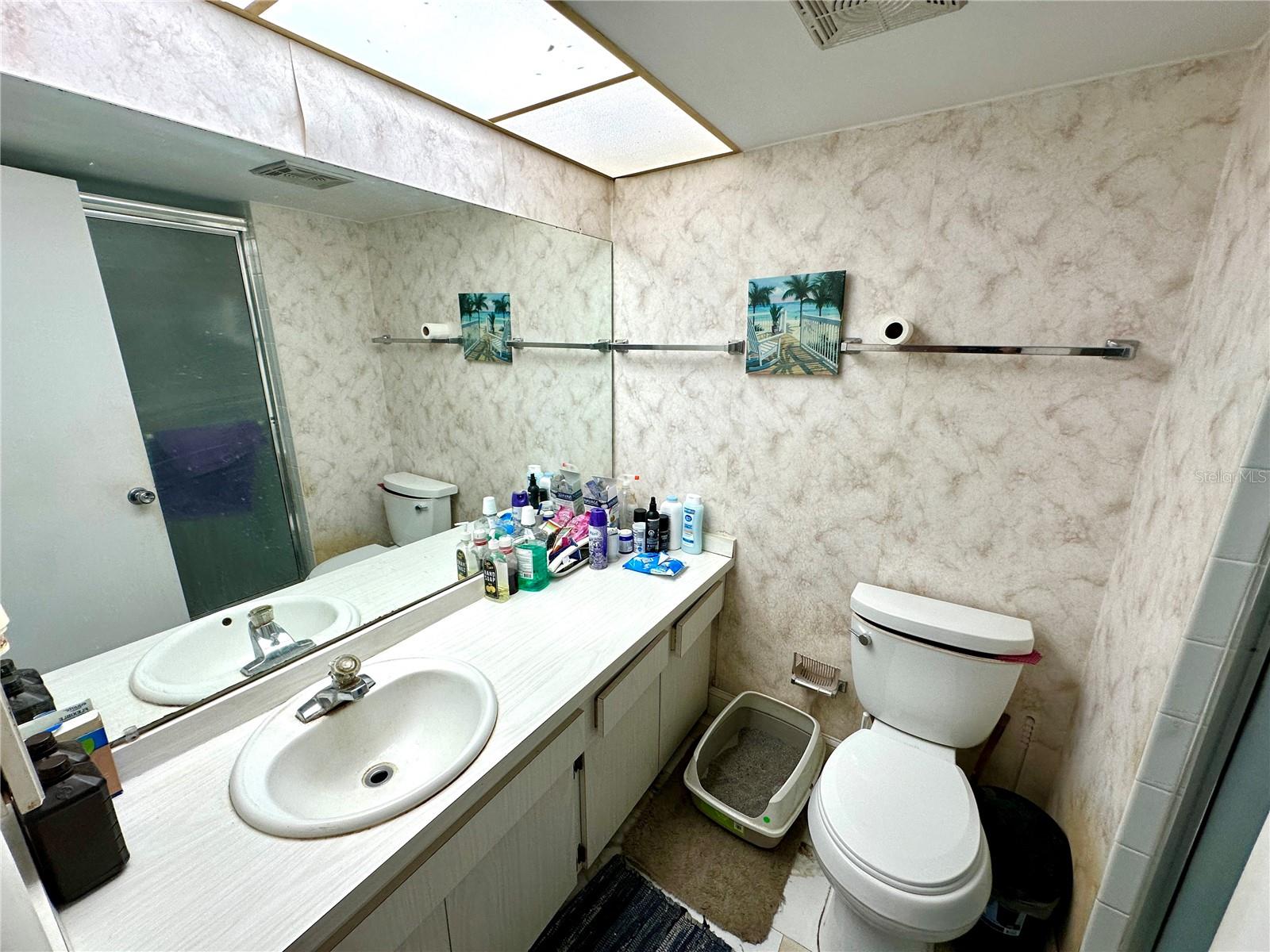 PENTHOUSE GROVES - Residential