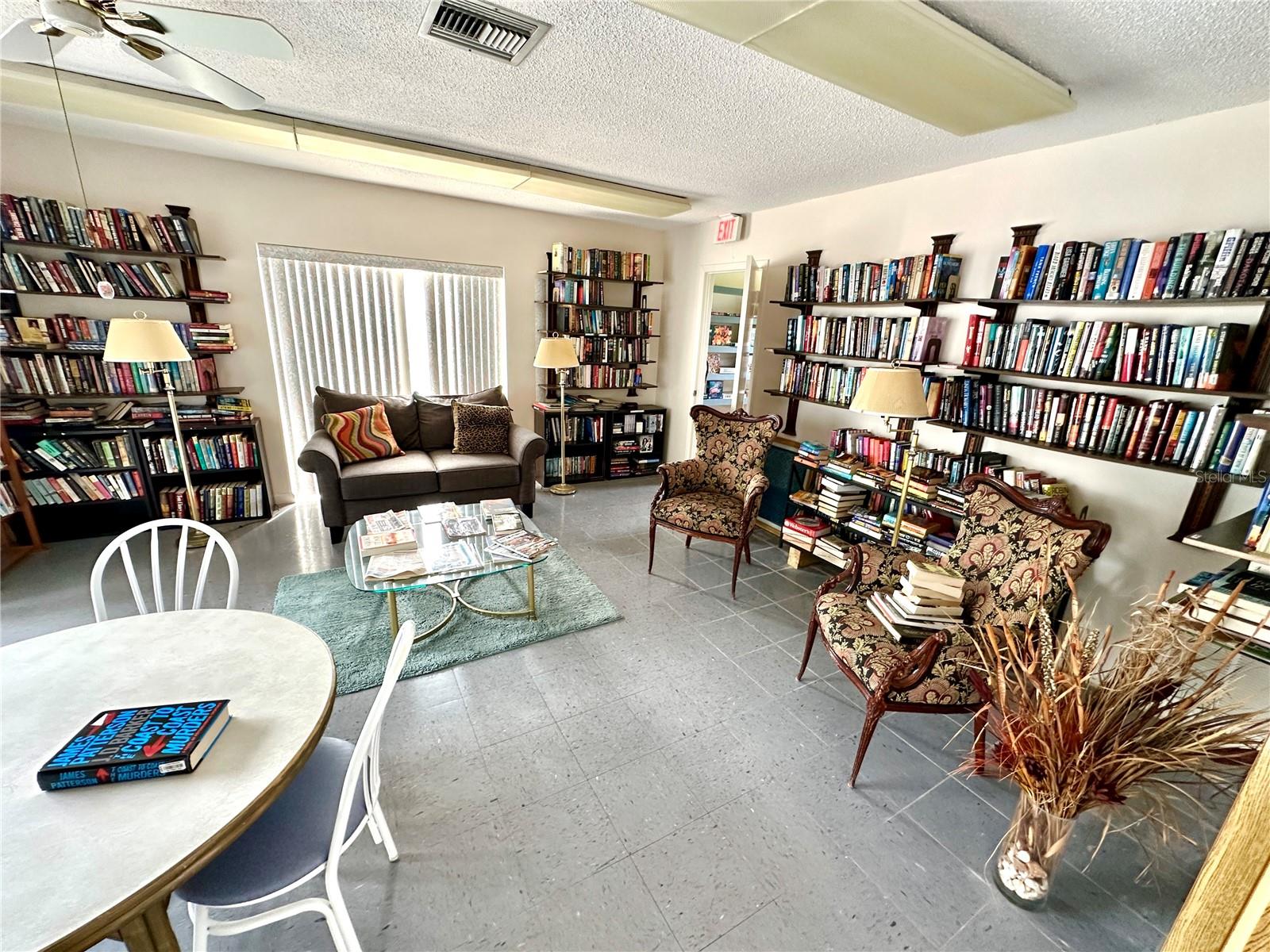 PENTHOUSE GROVES - Residential