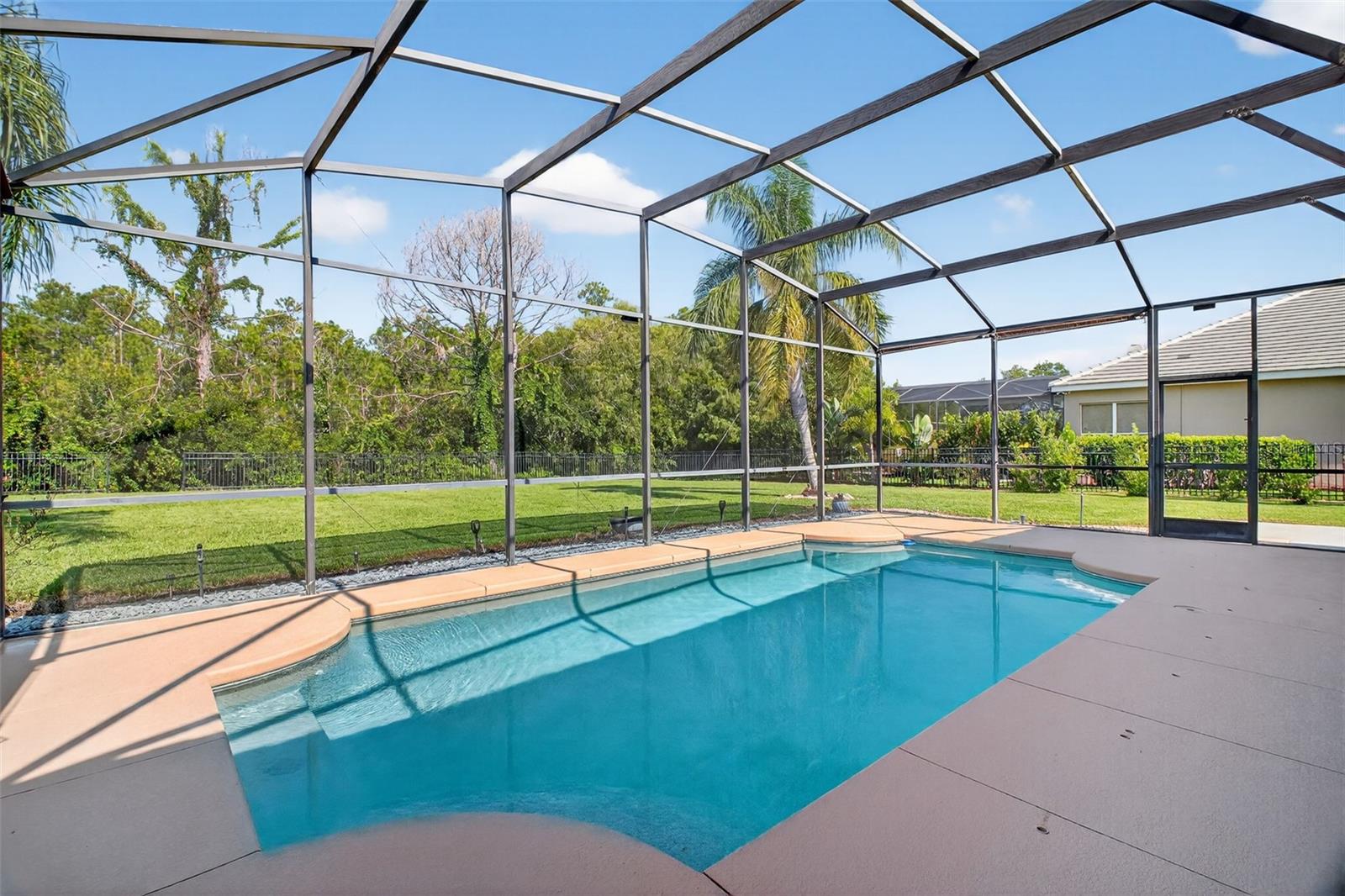 MOUNT DORA LOCH LEVEN PH 04 LT 94 - Residential