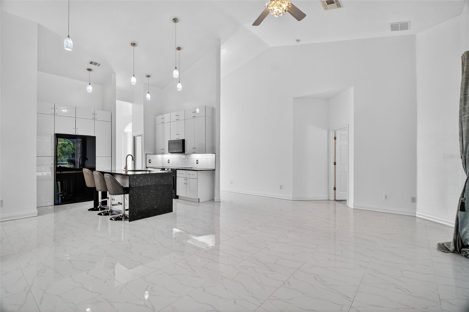 MOUNT DORA LOCH LEVEN PH 04 LT 94 - Residential