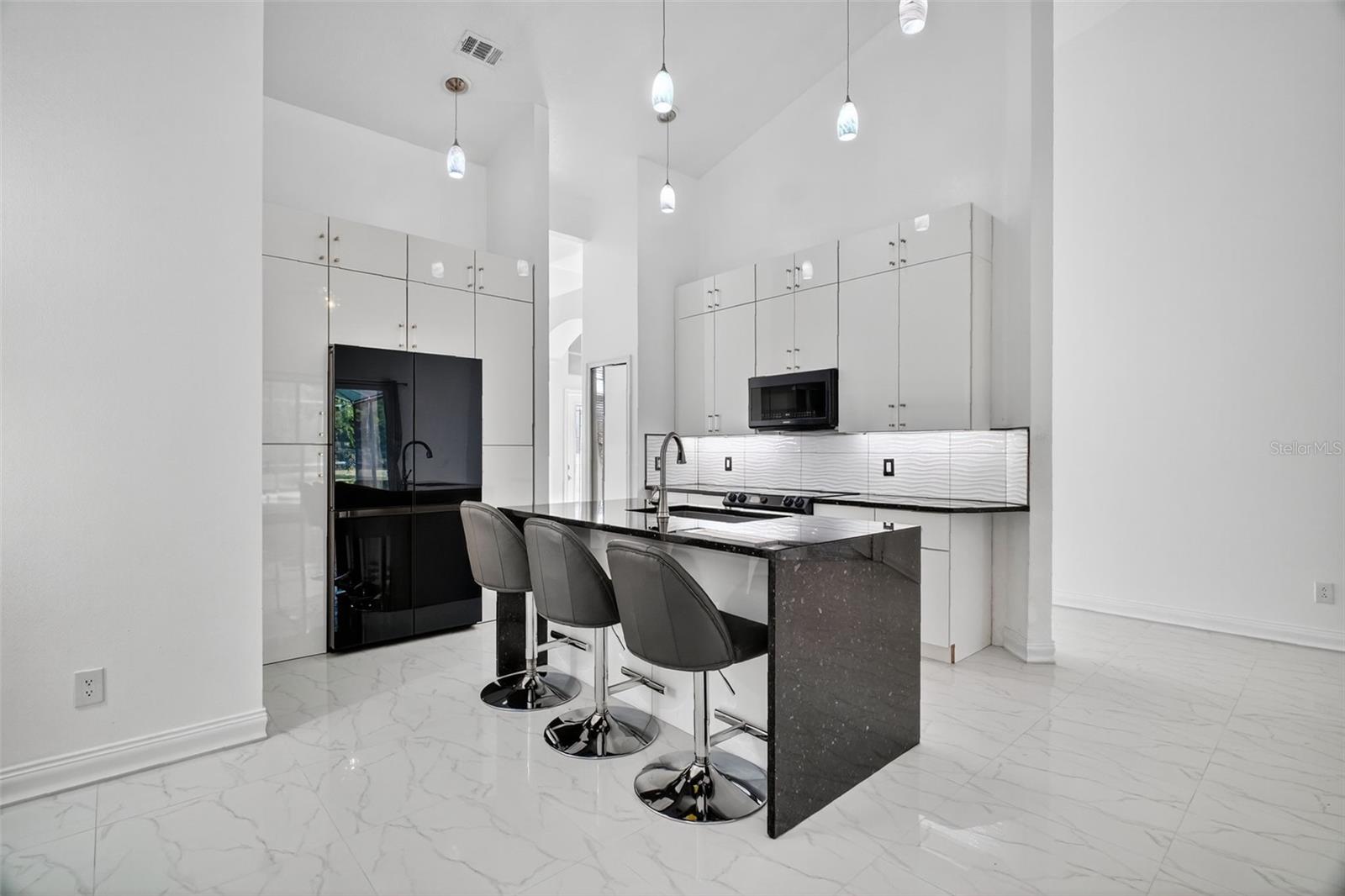 MOUNT DORA LOCH LEVEN PH 04 LT 94 - Residential