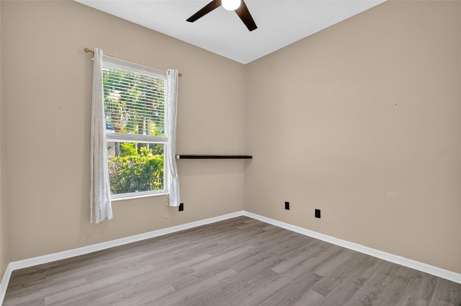 MOUNT DORA LOCH LEVEN PH 04 LT 94 - Residential