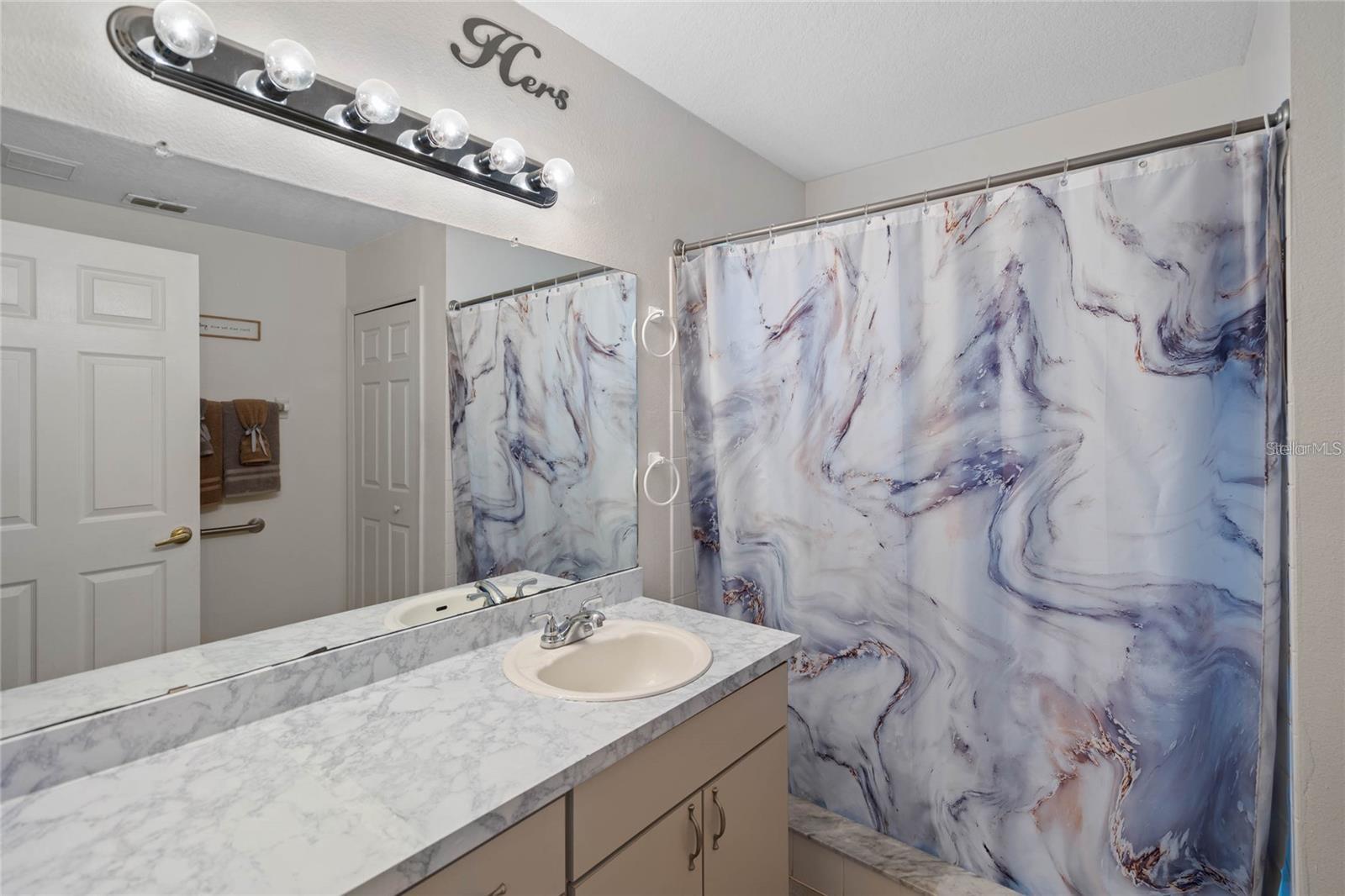 HEATHER GLEN PH 01 - Residential Lease