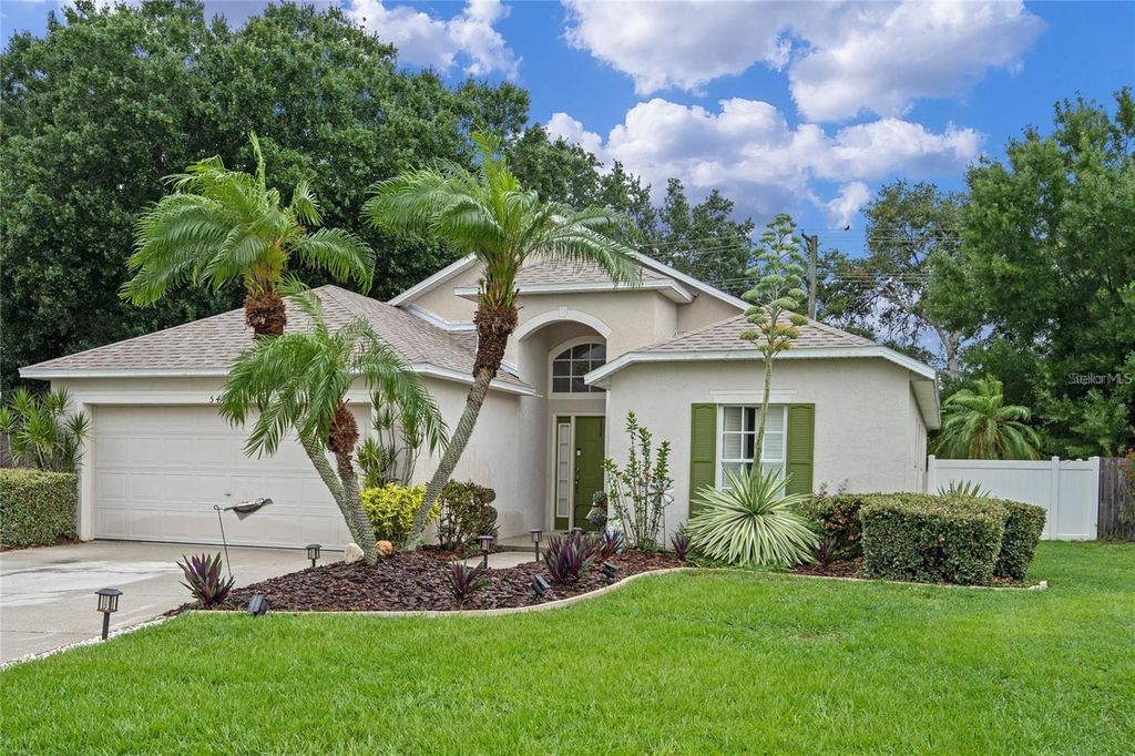 Photo of 541 Heather Glen Drive, Winter Haven, FL 33884 (MLS # O6368661)