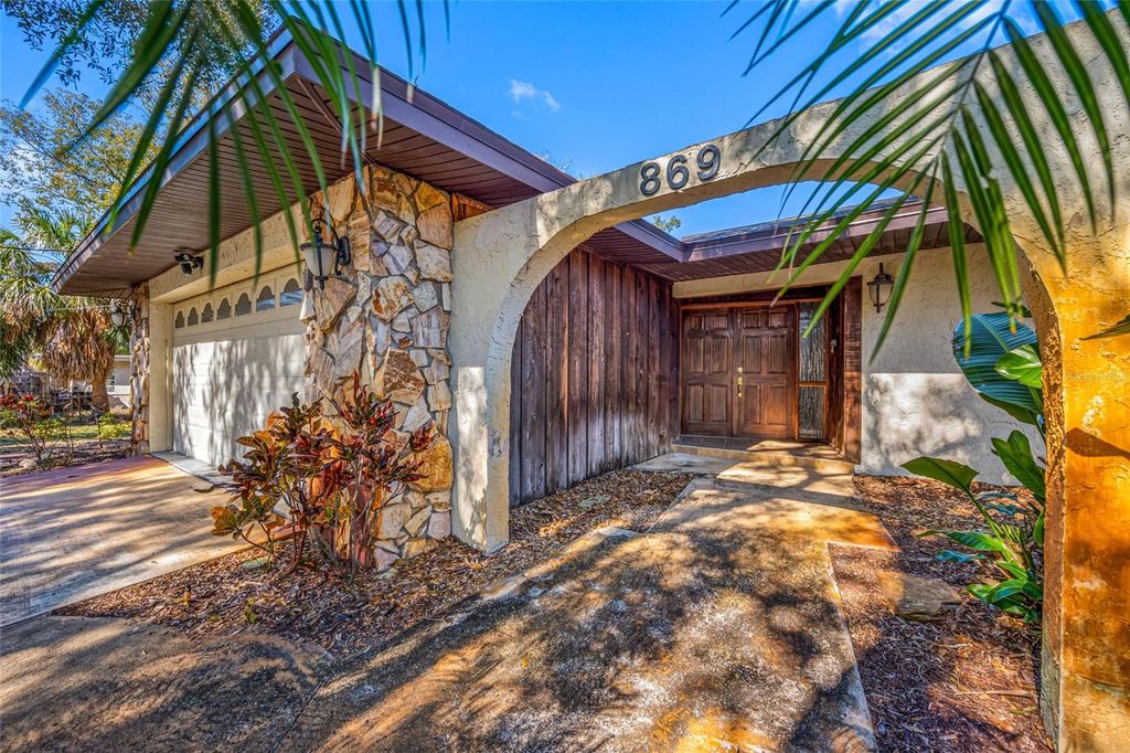 Photo of 869 Seminole Boulevard, Tarpon Springs, FL 34689 (MLS # TB8475626)