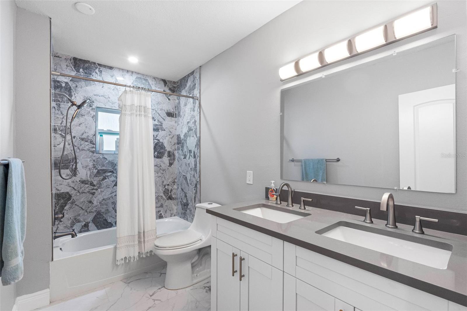 FAIRLAWN ESTATES 1ST ADD - Residential