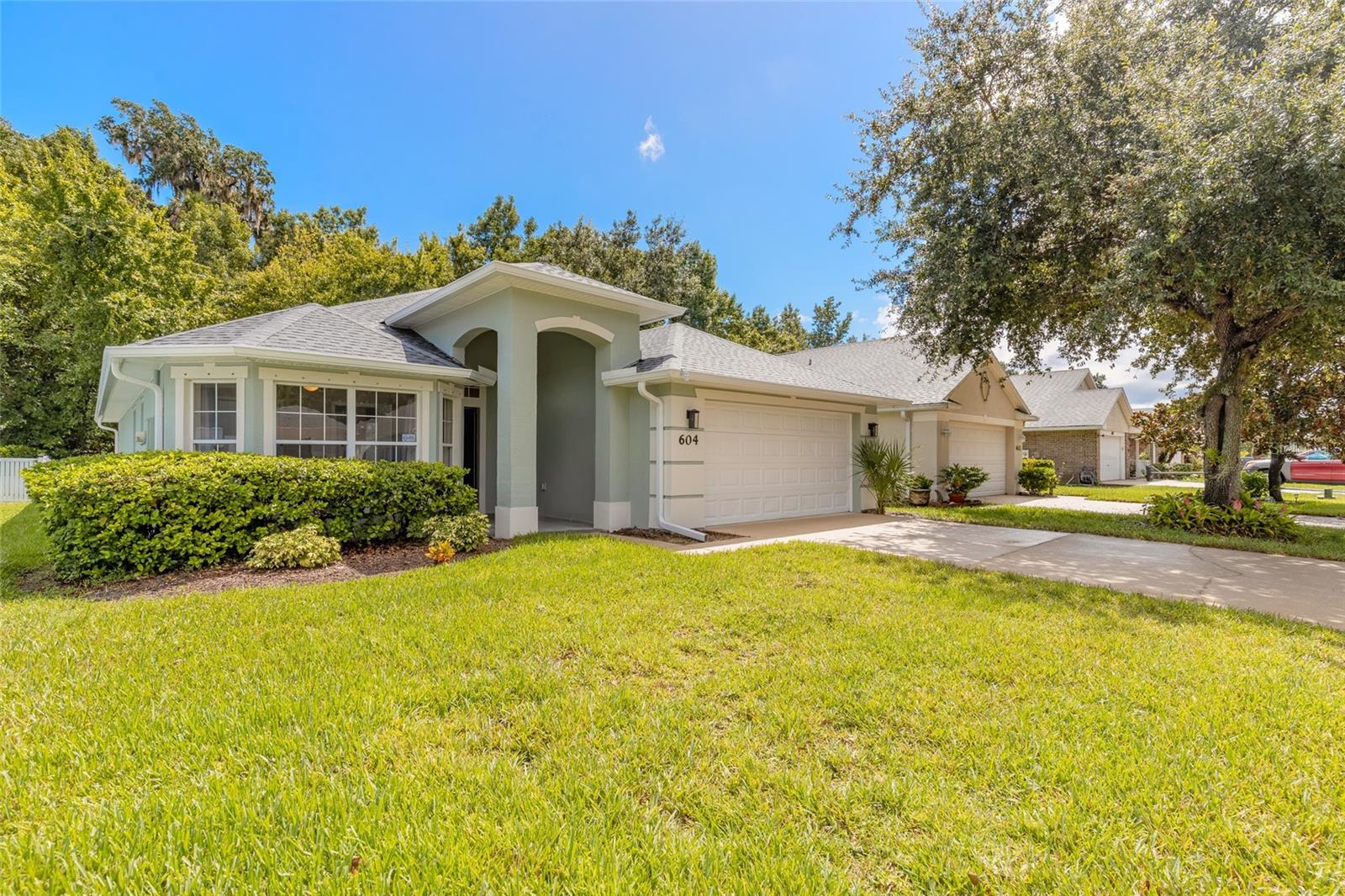 604 CORAL TRACE BOULEVARD - Photo 3