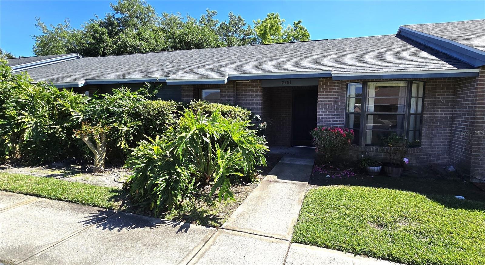 2781 KING OAK CIRCLE