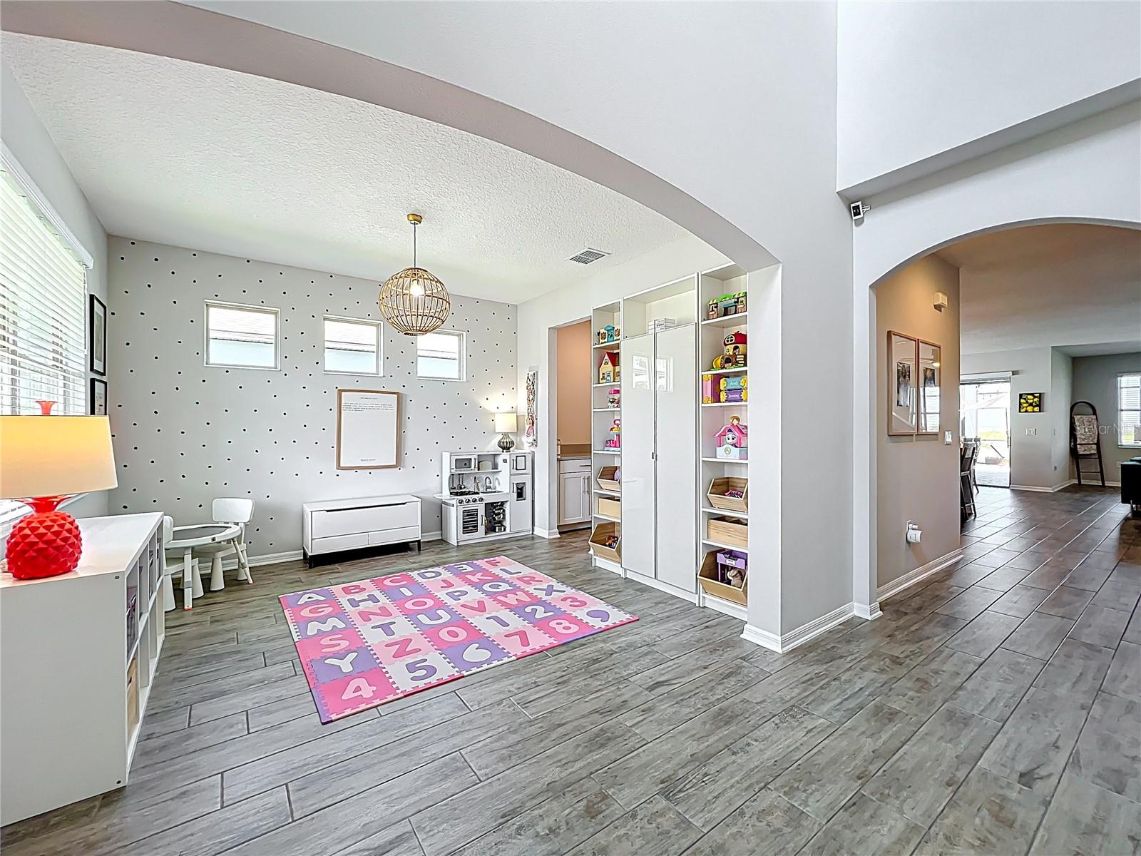 2312 PANORAMIC CIRCLE