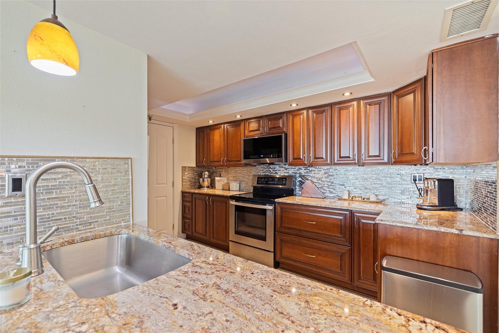 6265 SUN BOULEVARD 1203