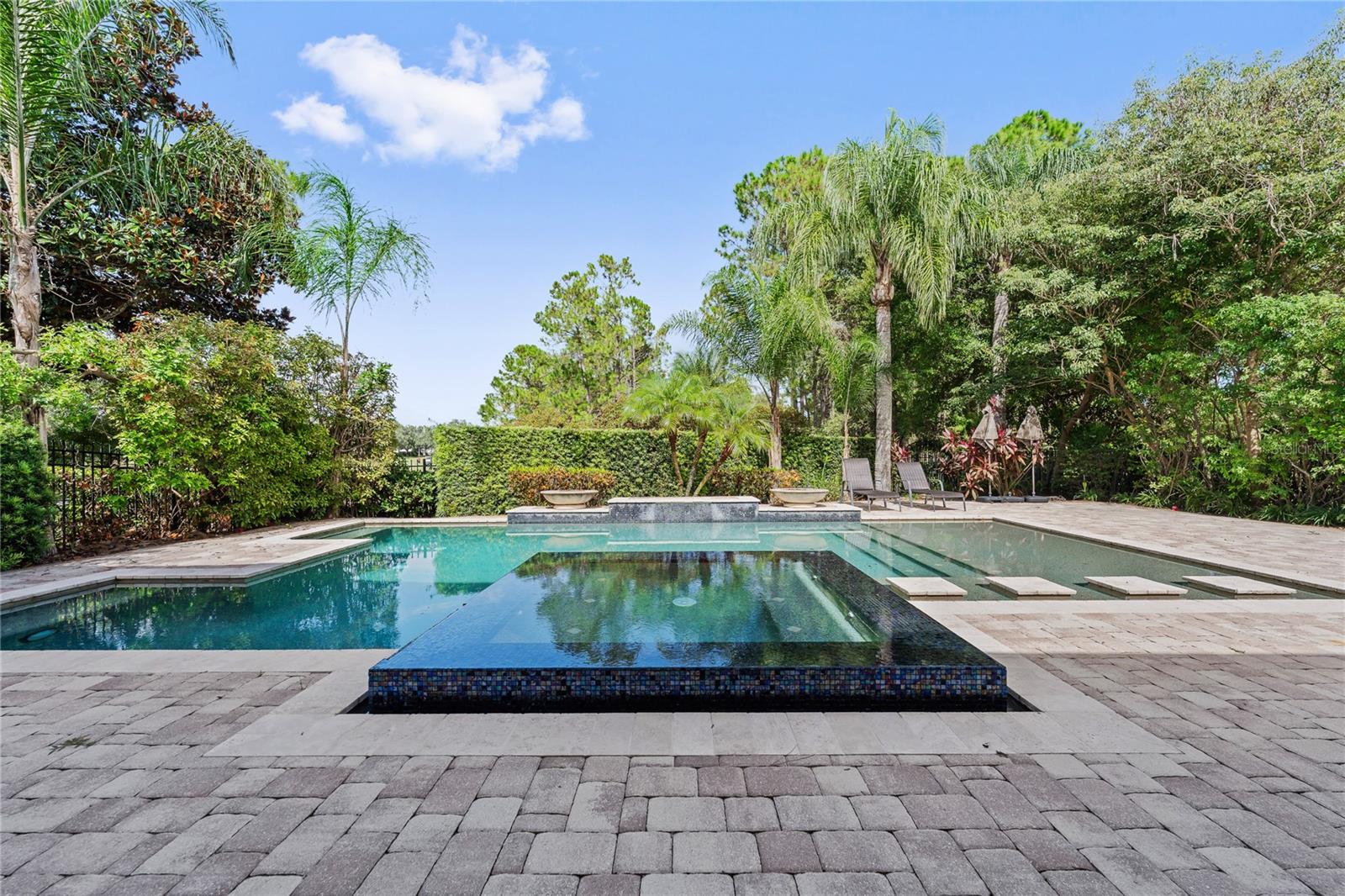 KEENES POINTE - Residential