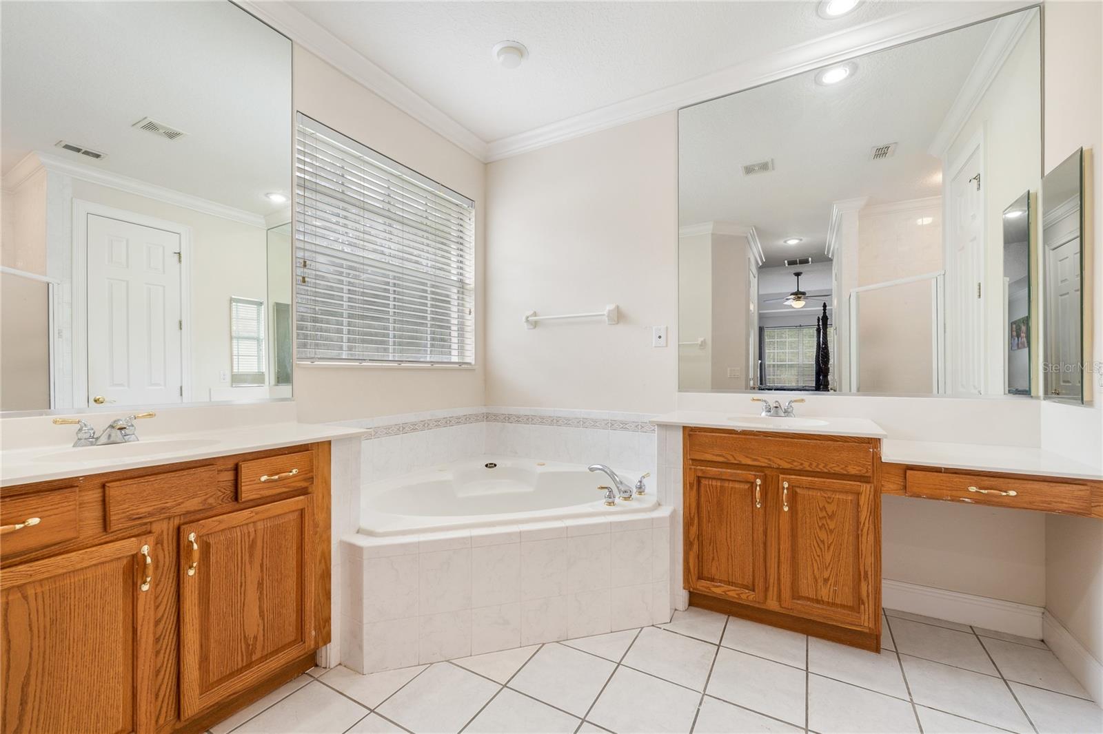KEENES POINTE - Residential