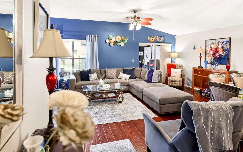 852 FRANKLIN CIRCLE