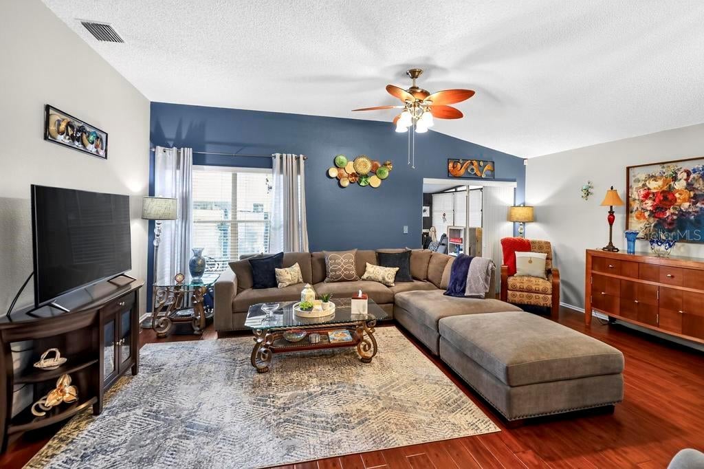852 FRANKLIN CIRCLE