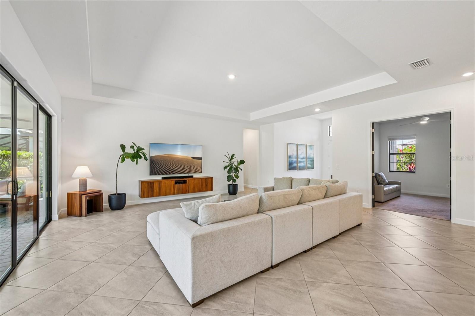 LORRAINE LAKES PH I - Residential