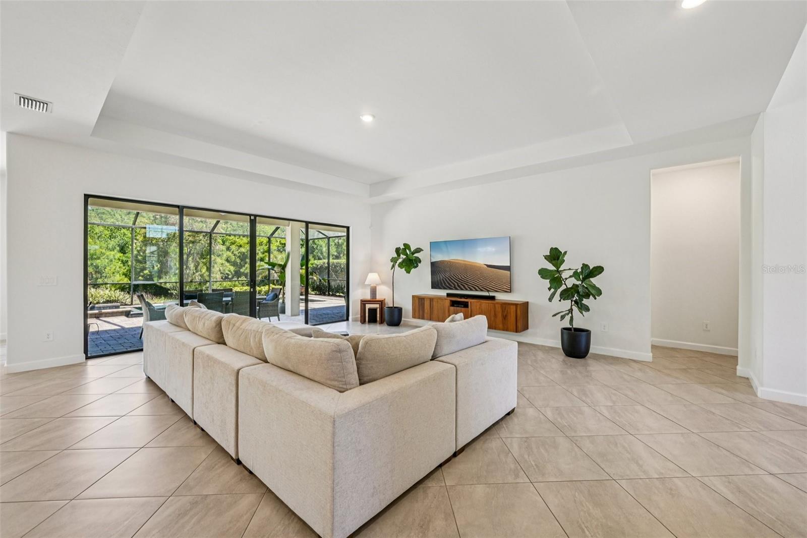 LORRAINE LAKES PH I - Residential