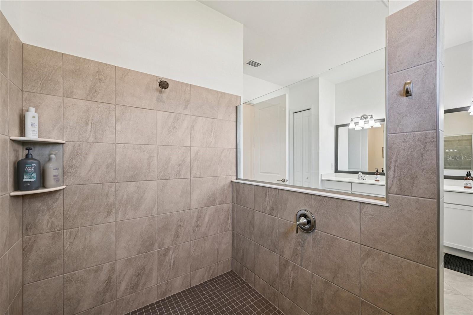 LORRAINE LAKES PH I - Residential