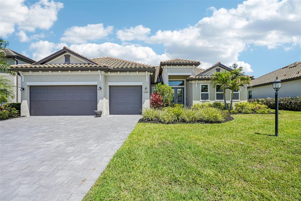 Photo of 16309 Tradewind Terrace, Lakewood Ranch, FL 34211 (MLS # A4690495)