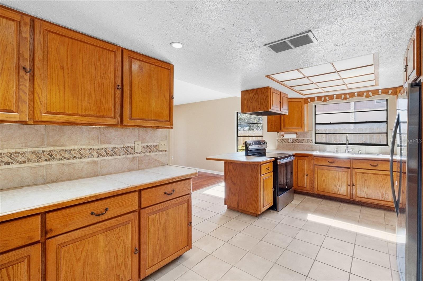 COUNTRY PLACE UNIT 3 B - Residential