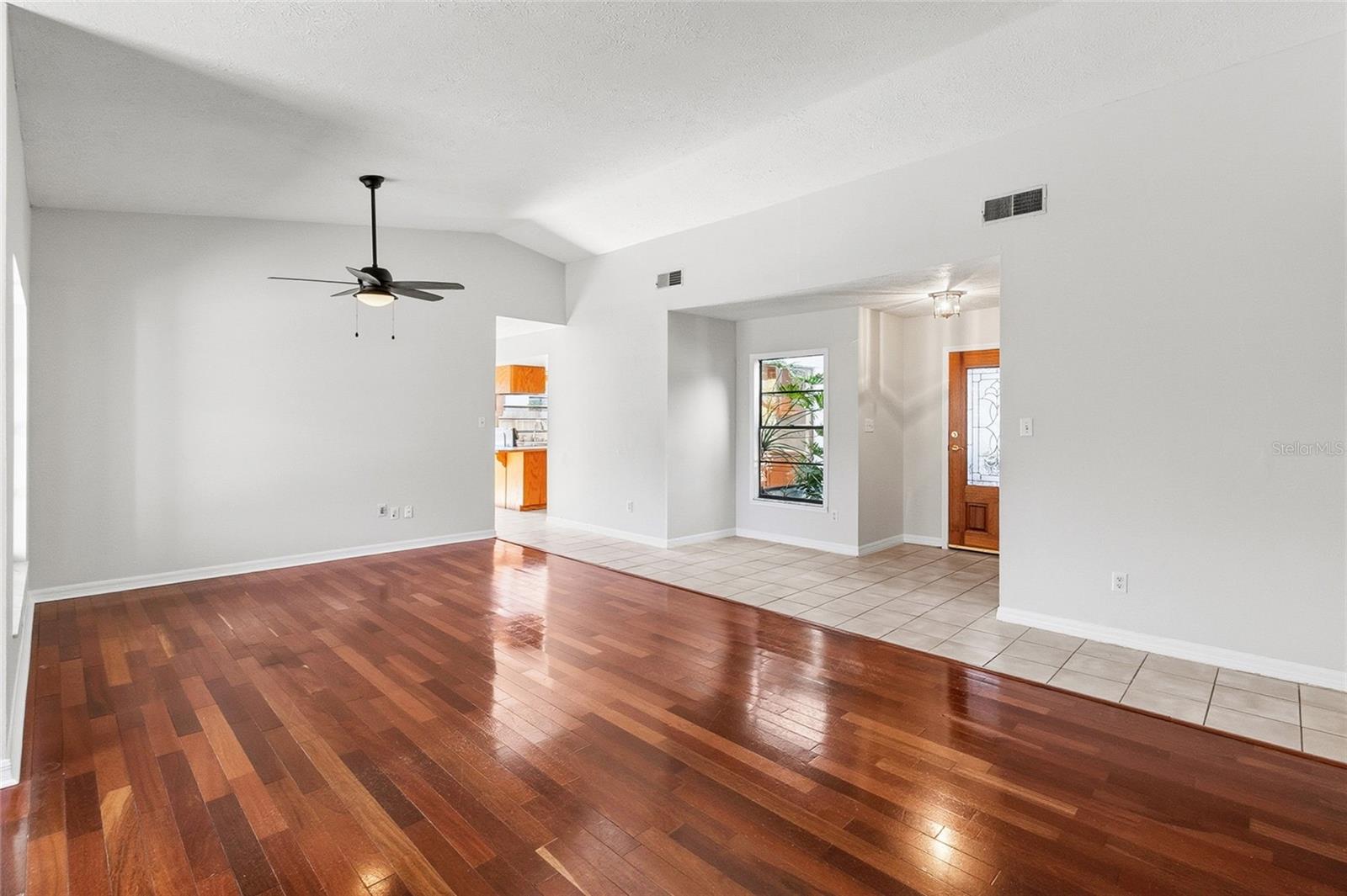 COUNTRY PLACE UNIT 3 B - Residential