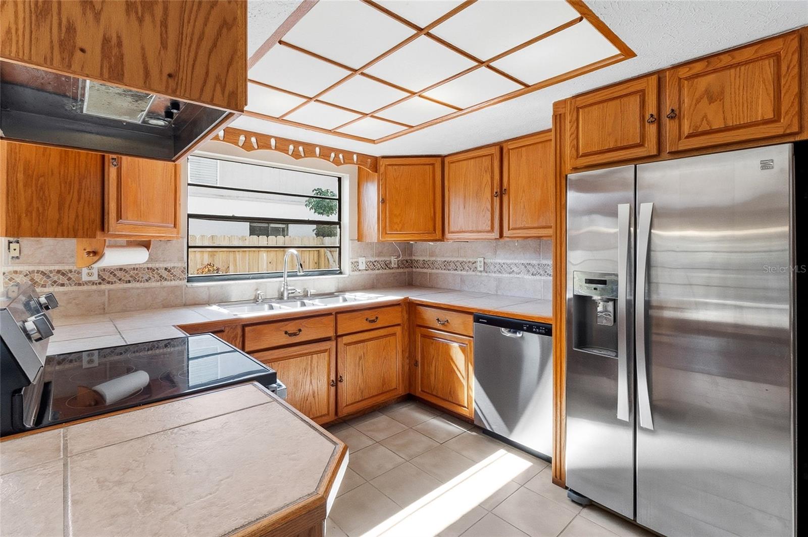 COUNTRY PLACE UNIT 3 B - Residential