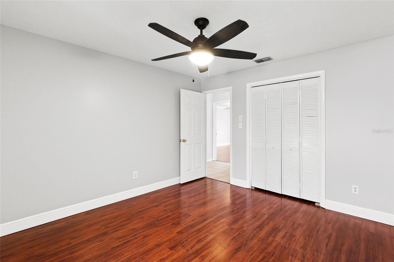 COUNTRY PLACE UNIT 3 B - Residential