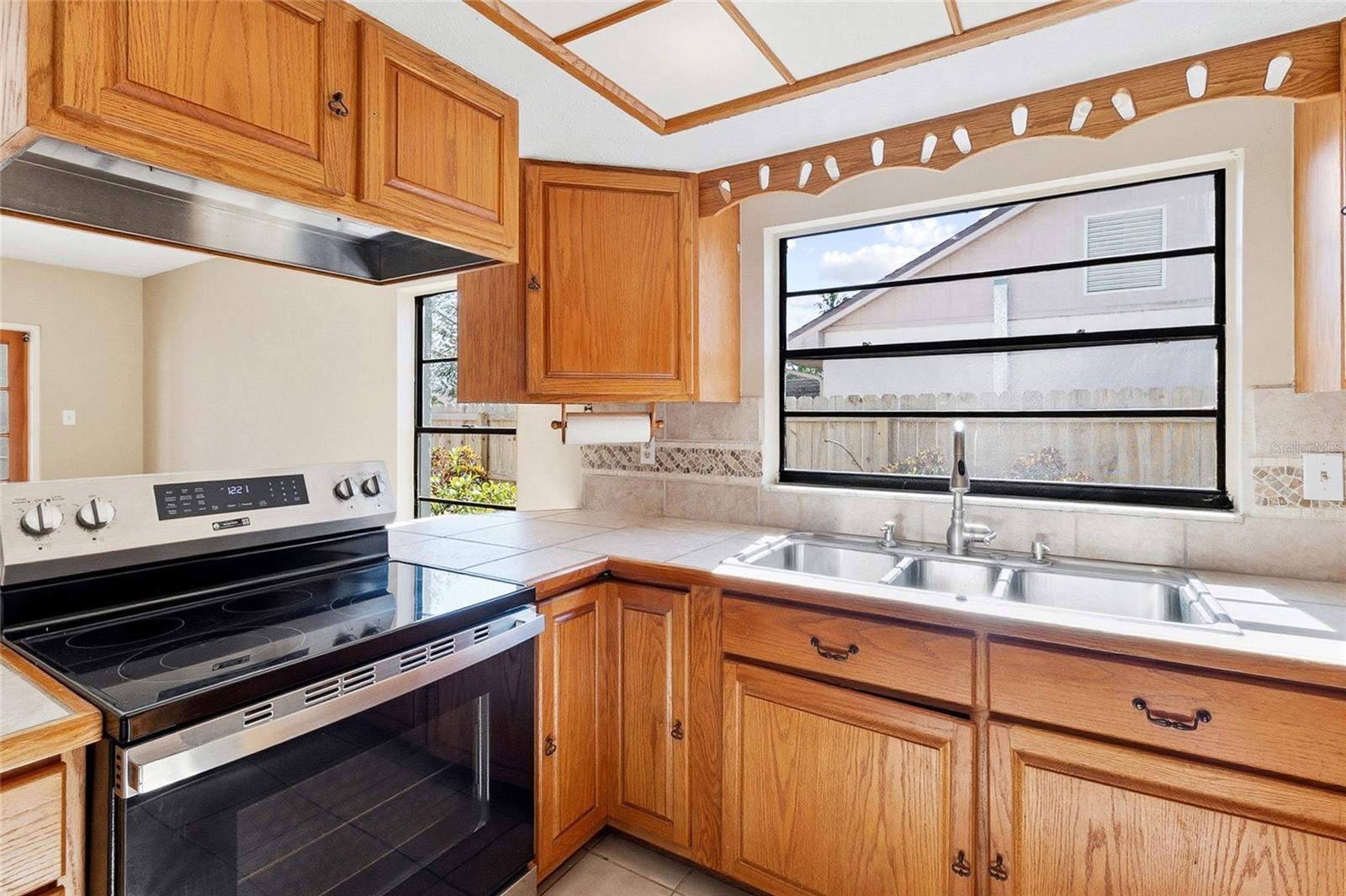 COUNTRY PLACE UNIT 3 B - Residential