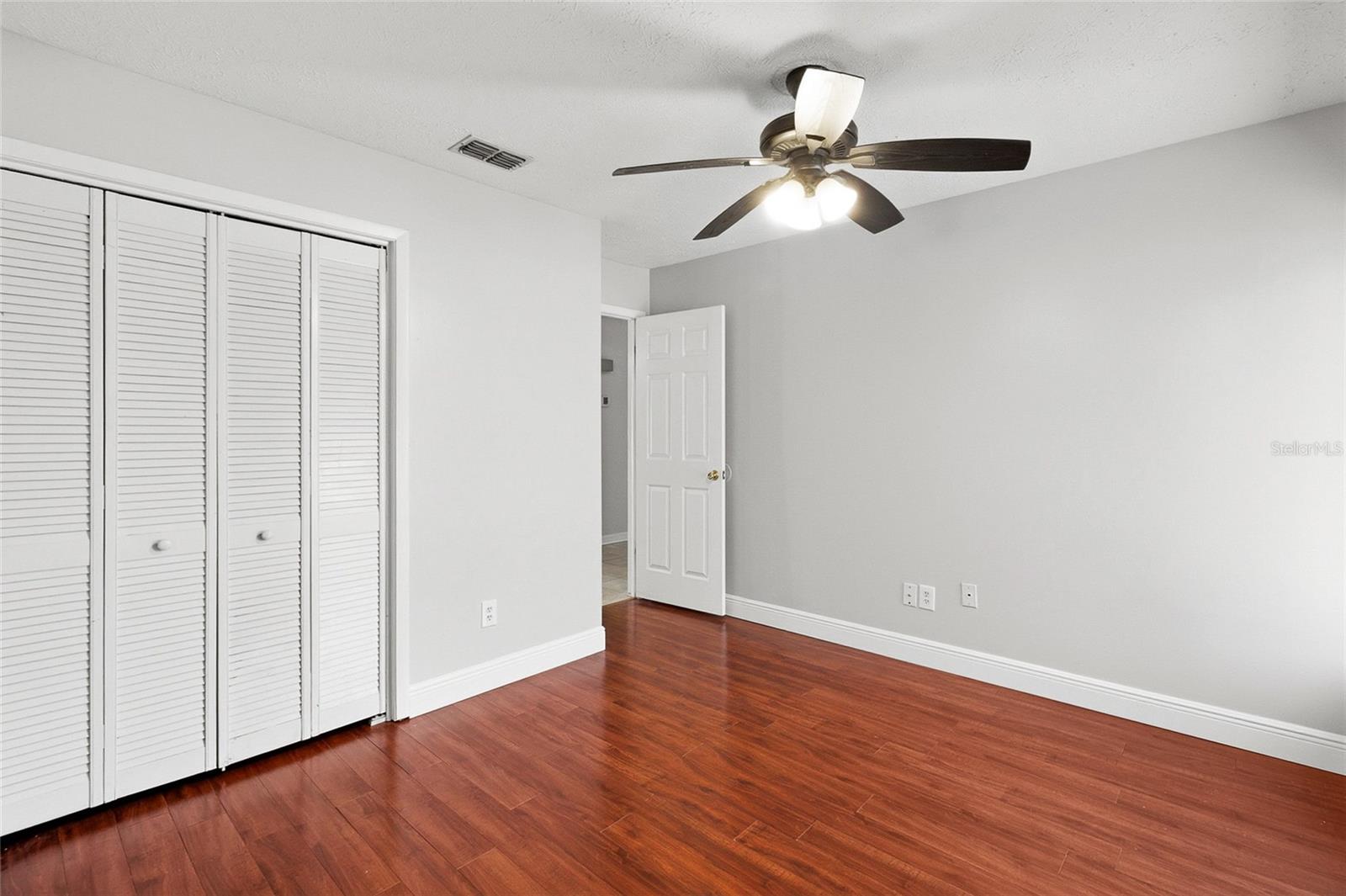 COUNTRY PLACE UNIT 3 B - Residential