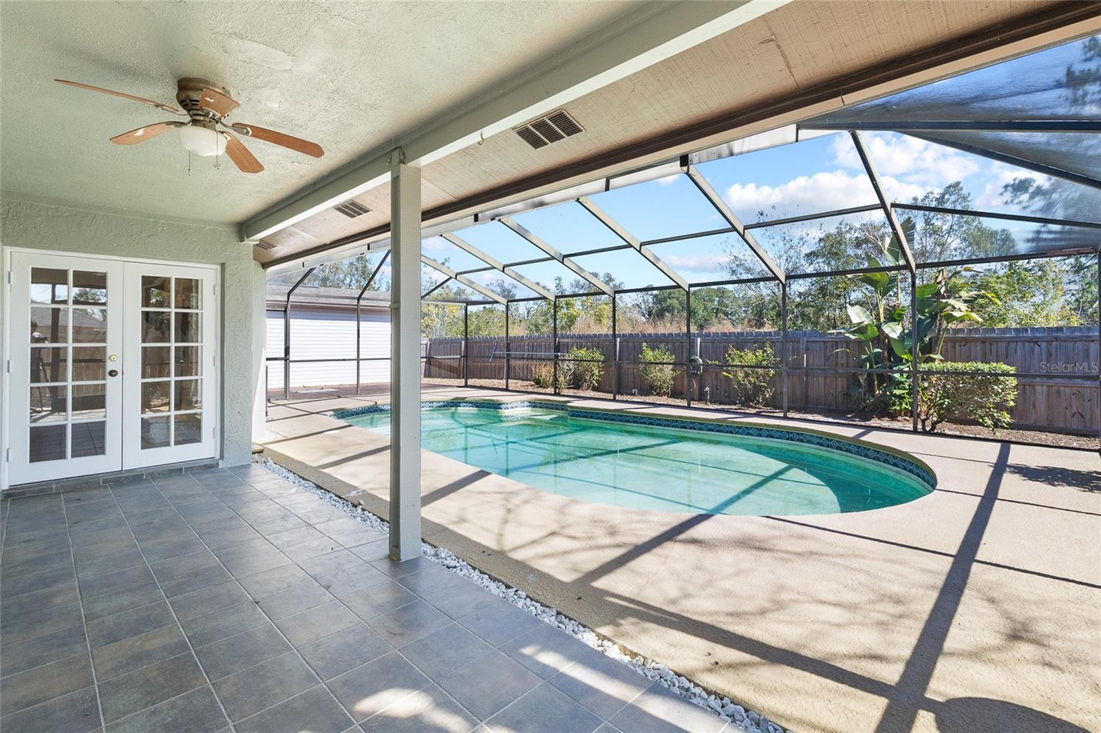 COUNTRY PLACE UNIT 3 B - Residential