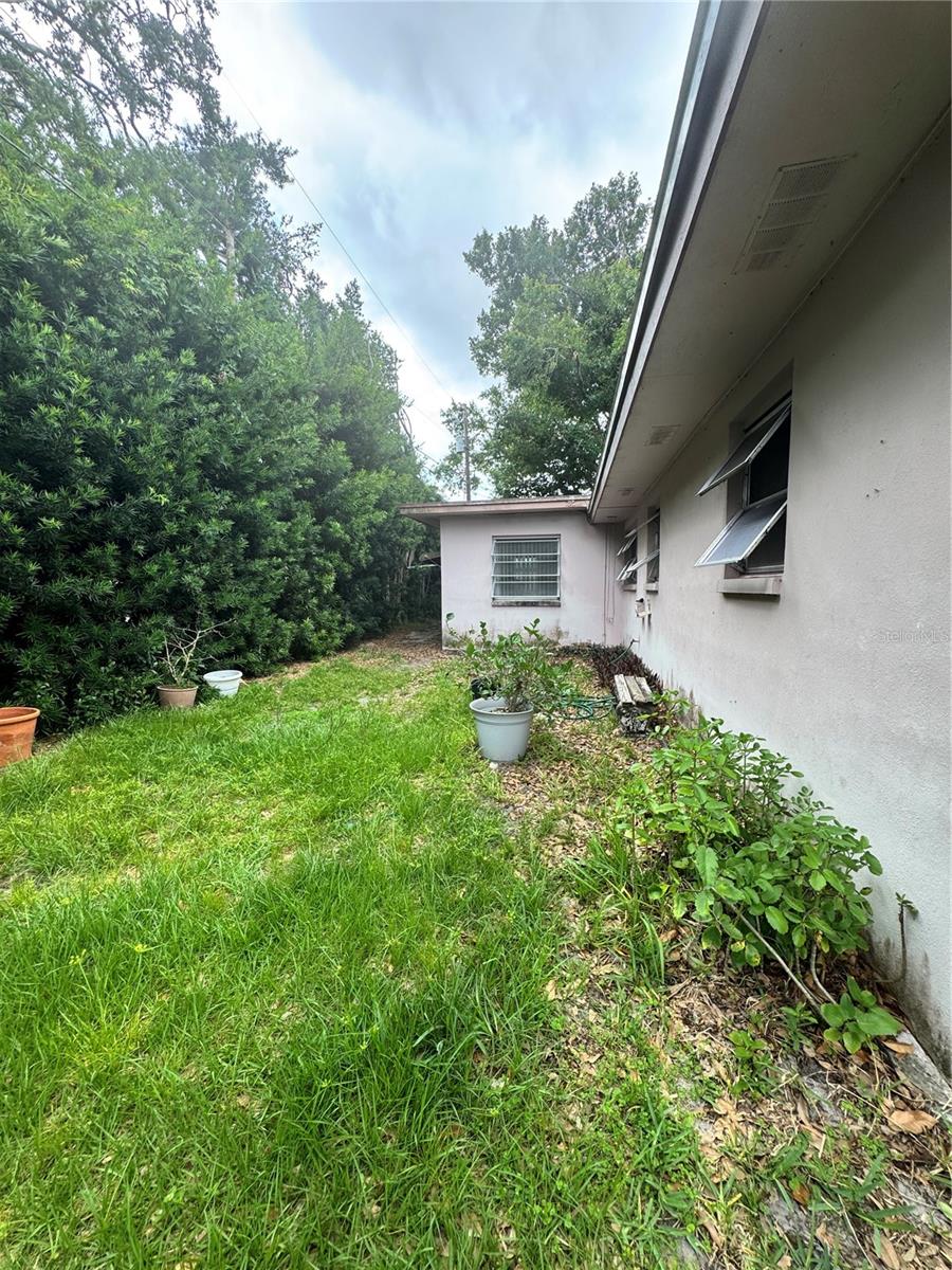 977 GERSHWIN DRIVE
