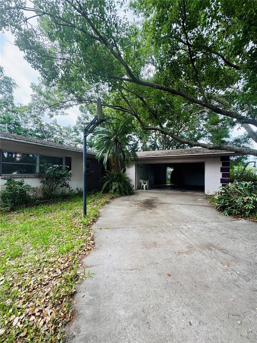 977 GERSHWIN DRIVE