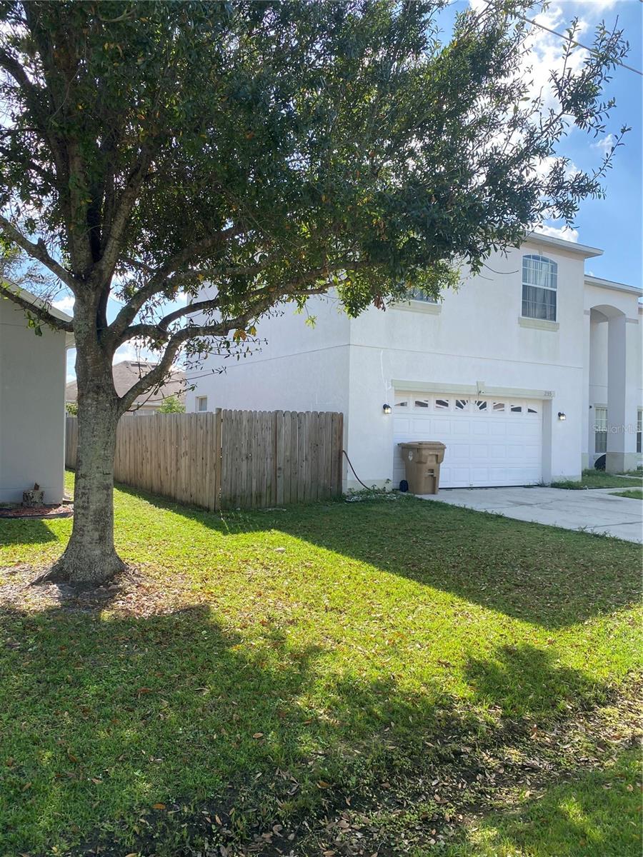 255 ABBOTSBURY DRIVE