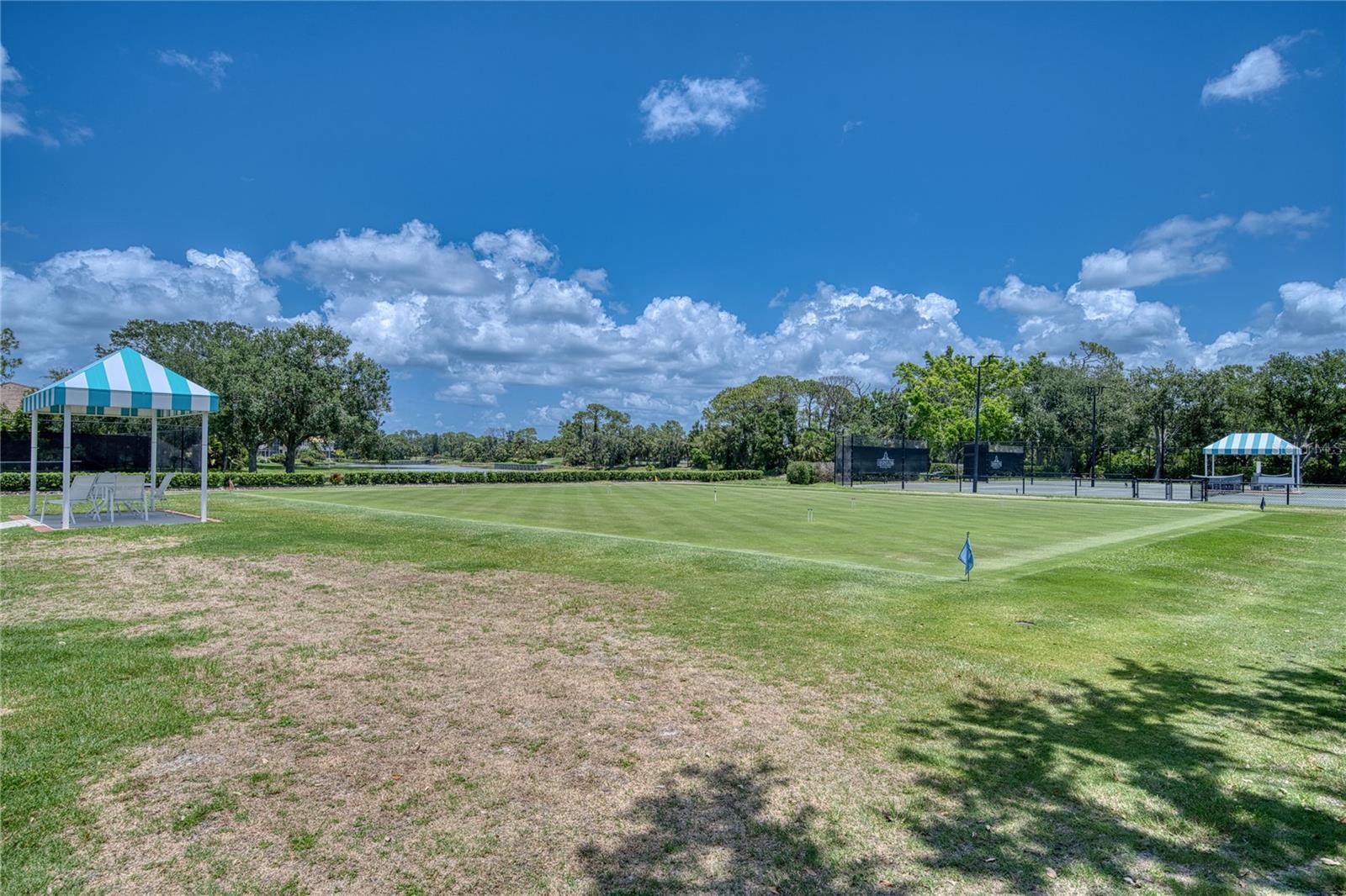 UNIVERSITY PARK COUNTRY CLUB - Residential