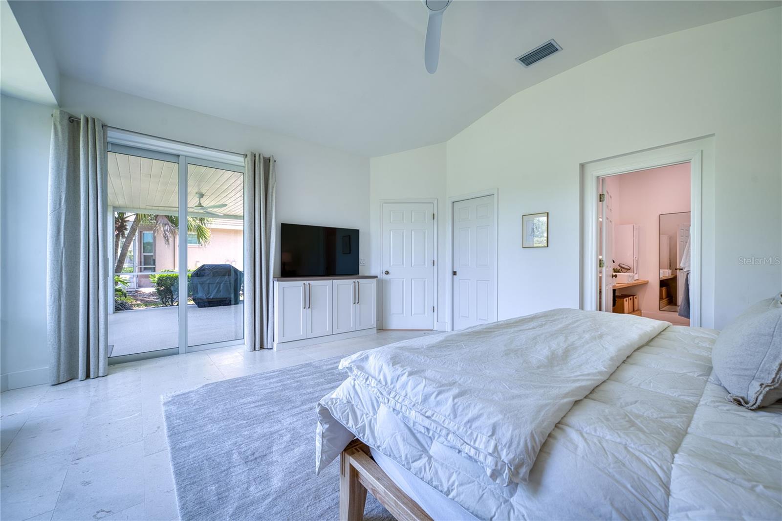 UNIVERSITY PARK COUNTRY CLUB - Residential