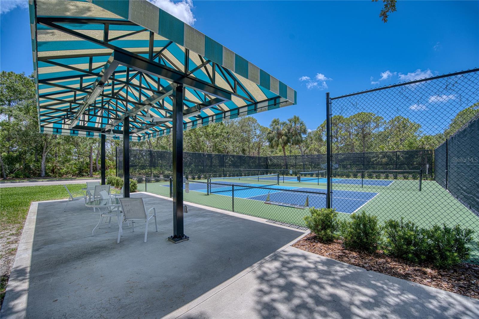 UNIVERSITY PARK COUNTRY CLUB - Residential