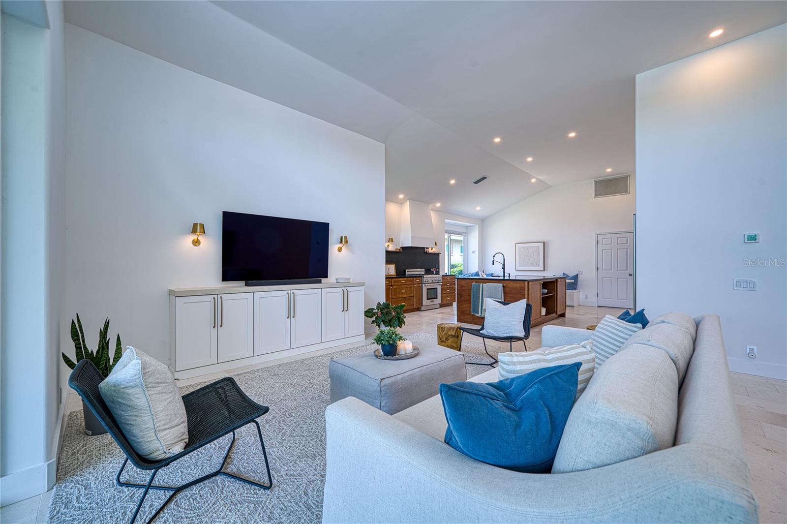 UNIVERSITY PARK COUNTRY CLUB - Residential