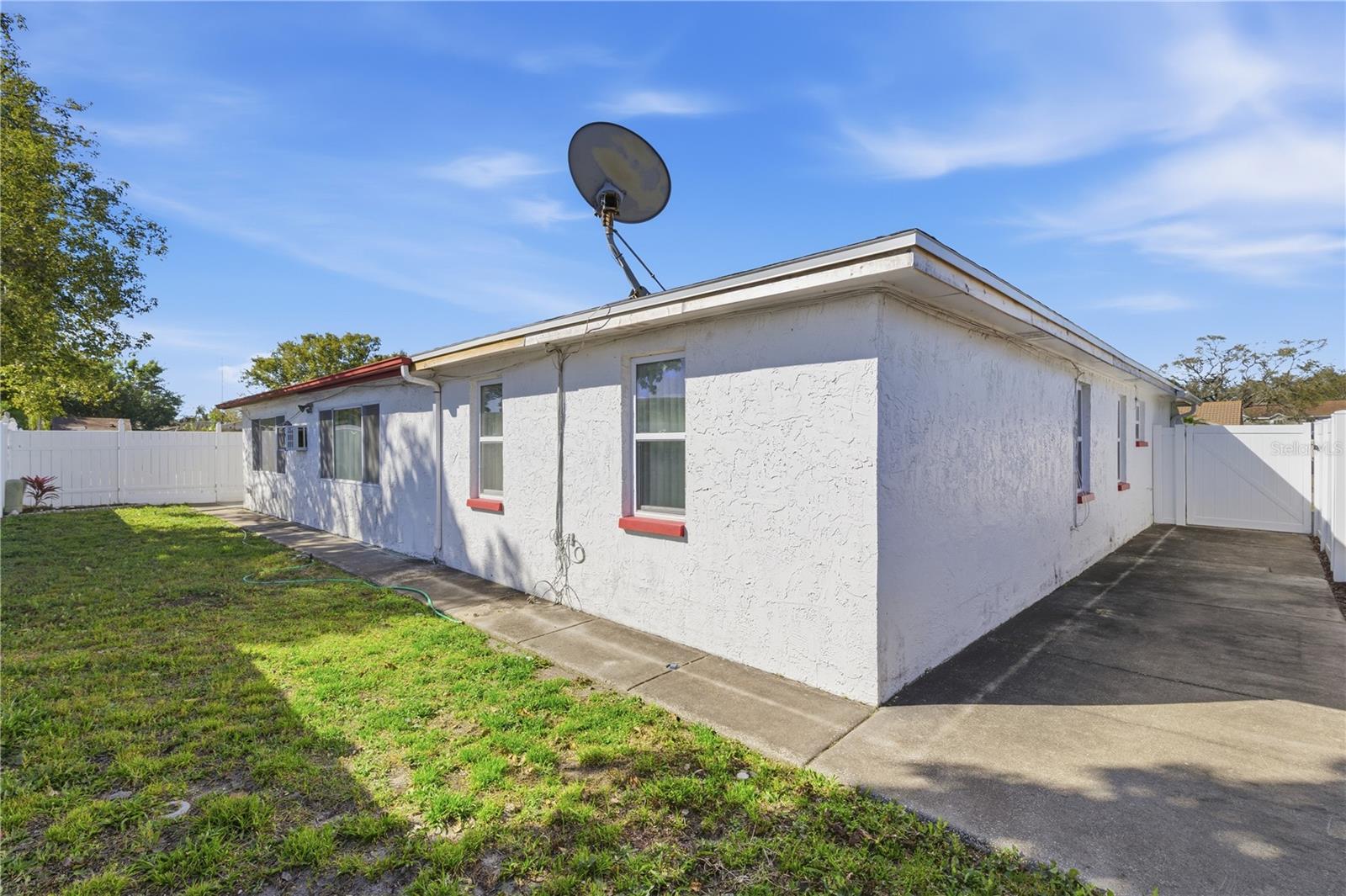 EMBASSY HILLS - Residential