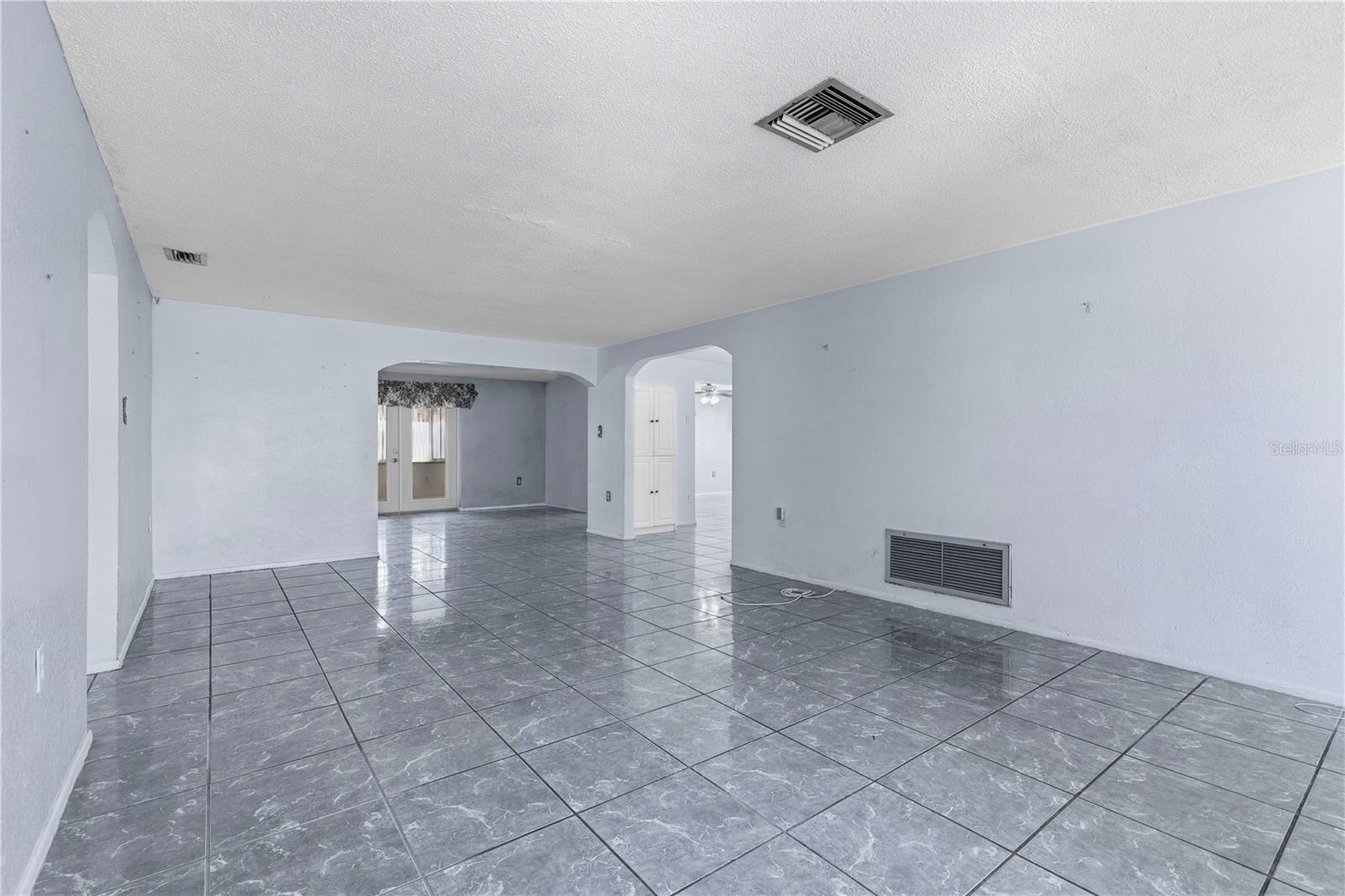 EMBASSY HILLS - Residential