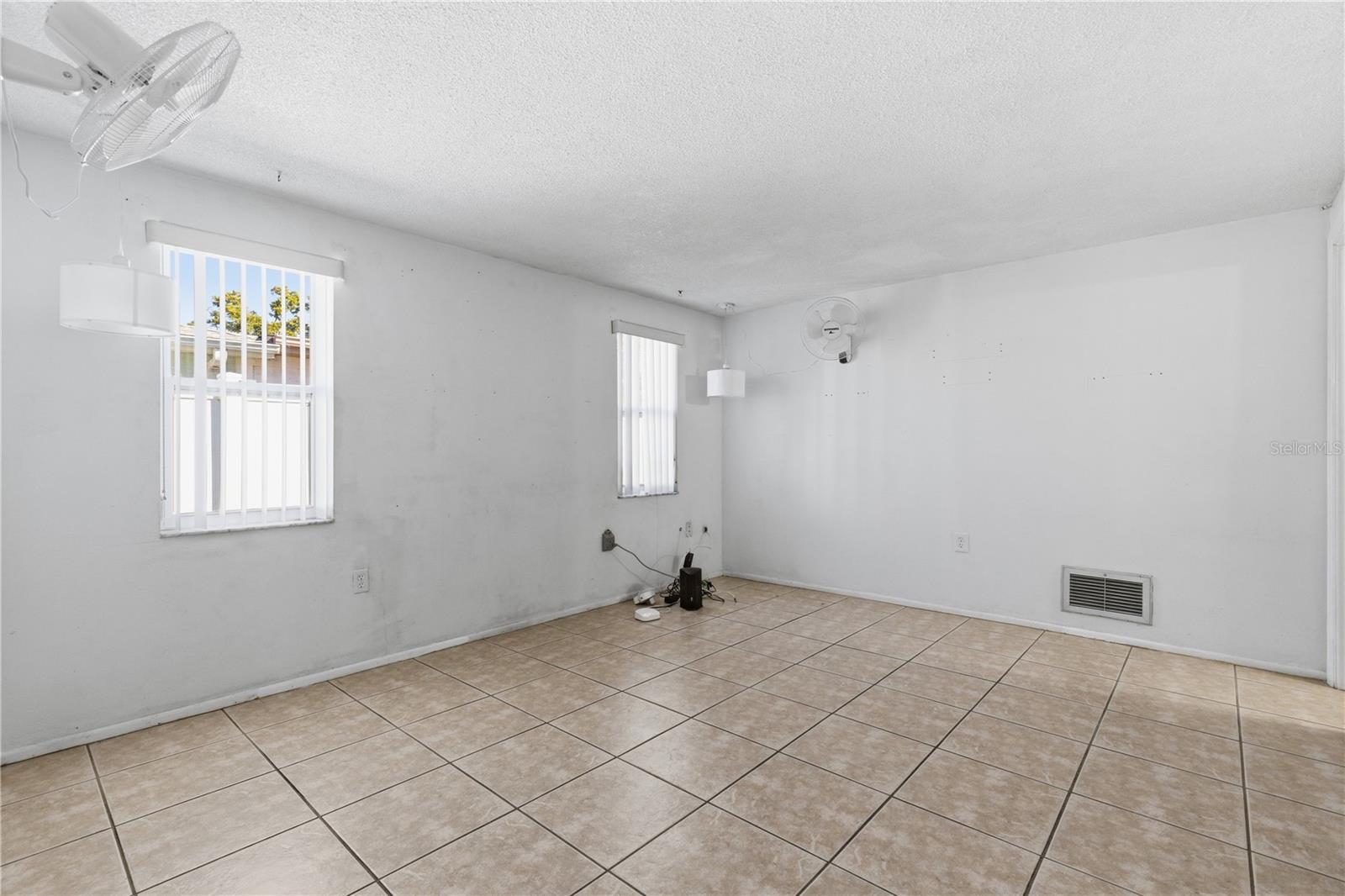 EMBASSY HILLS - Residential