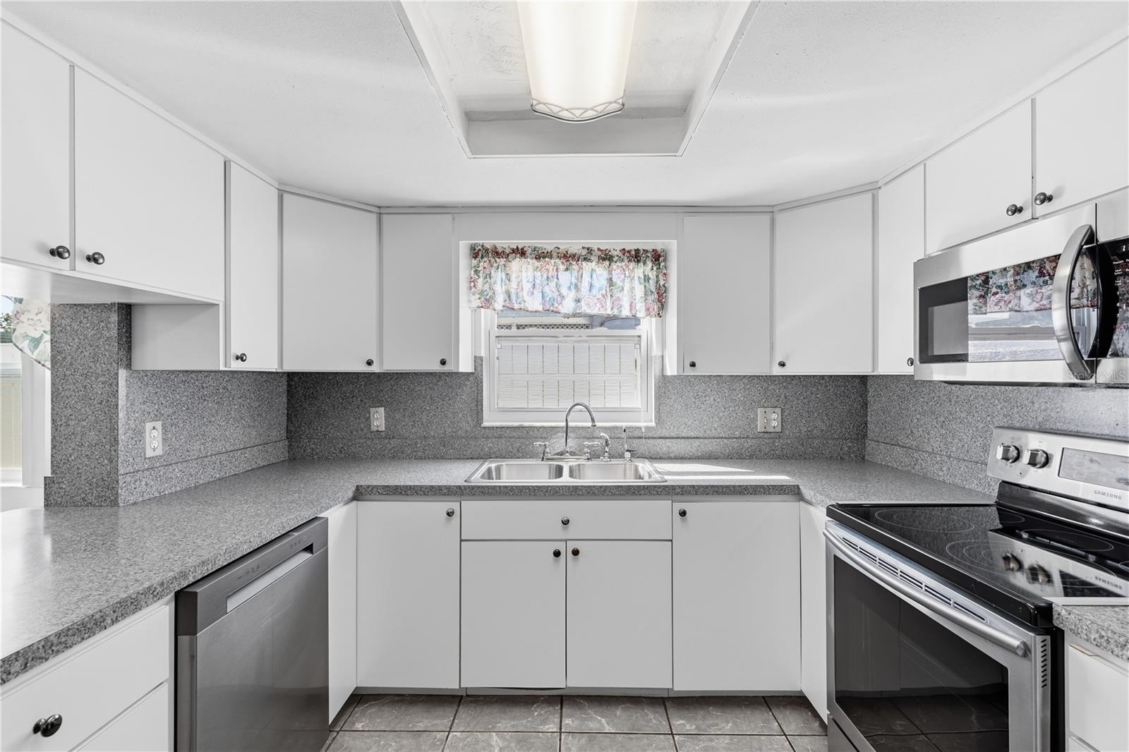 EMBASSY HILLS - Residential