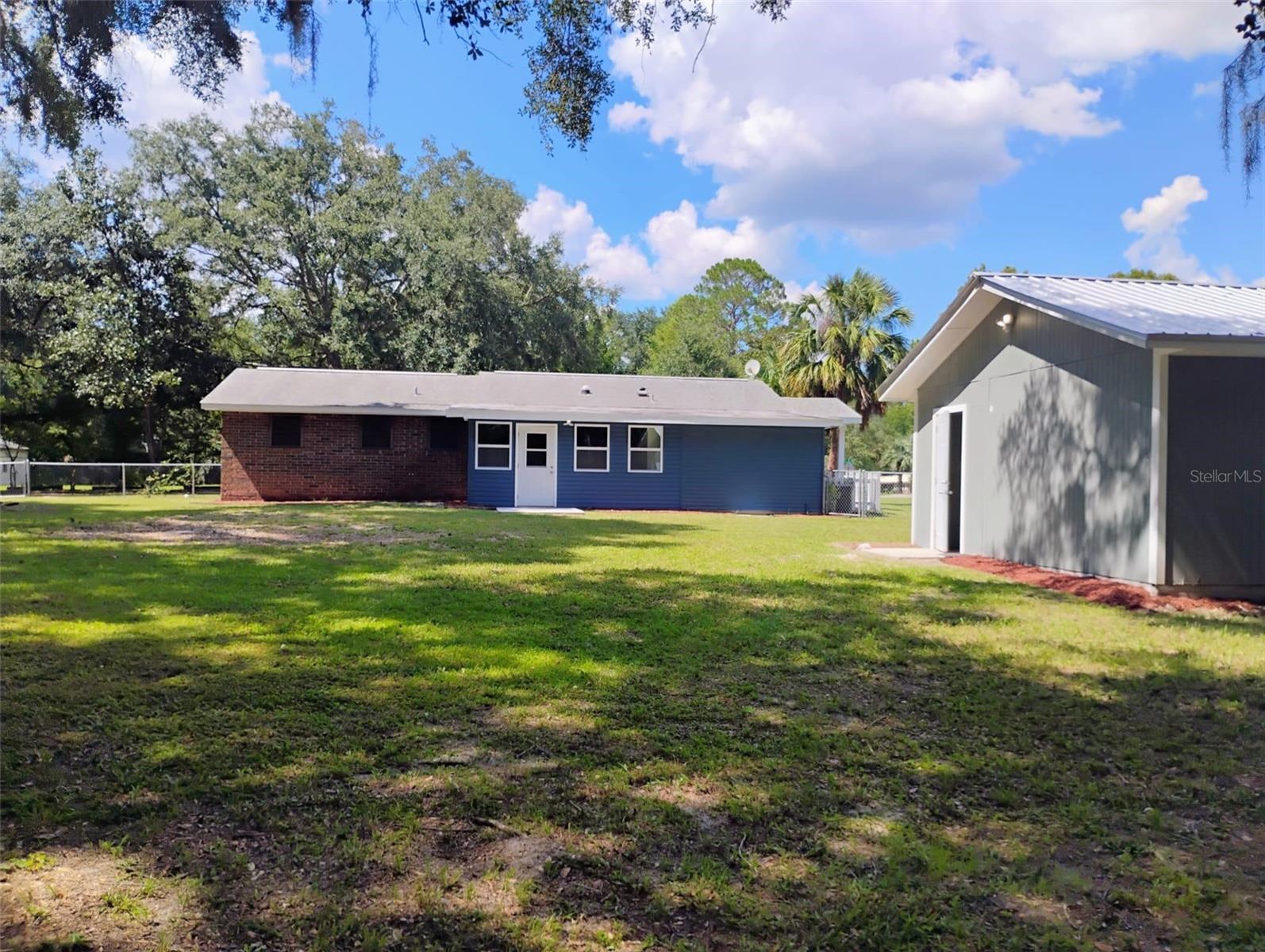 204 SW GRANADA LANE