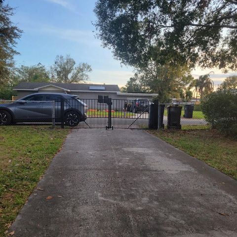 A home in AUBURNDALE