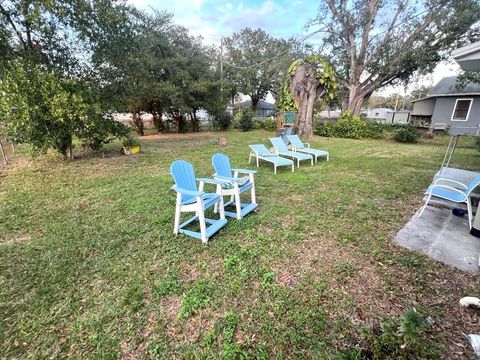 A home in AUBURNDALE