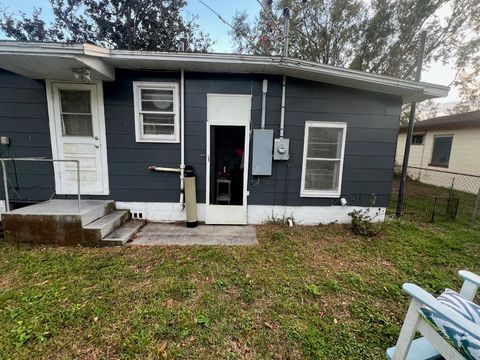 A home in AUBURNDALE