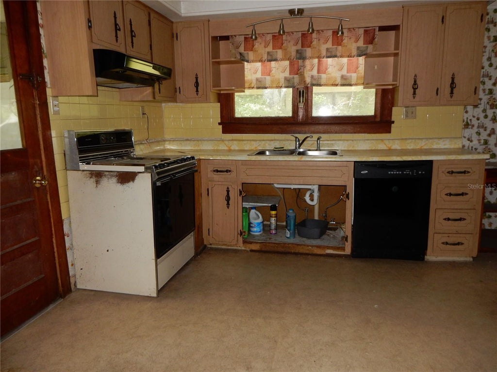 Photo of 38036 Central Avenue, Zephyrhills, FL 33540 (MLS # TB8542036)
