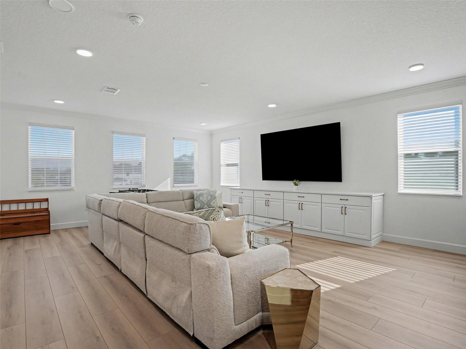 HAWKS OVERLOOK - Residential