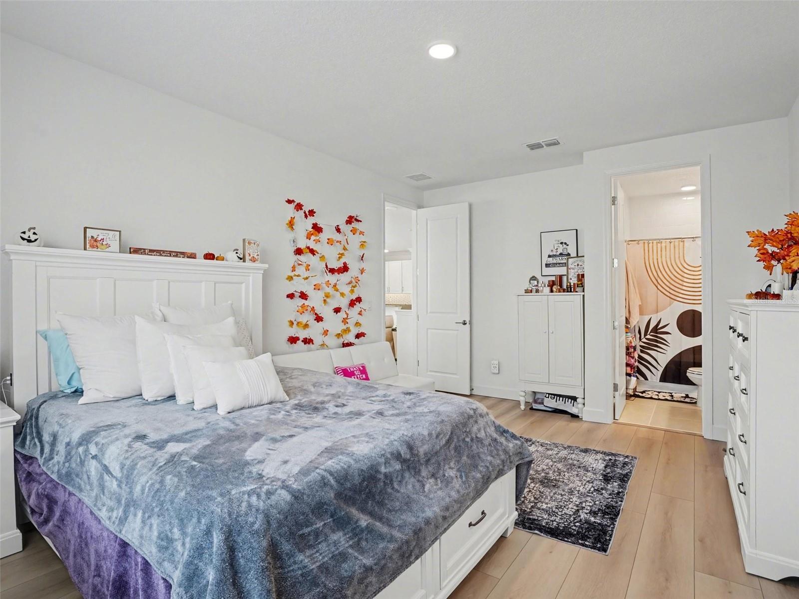 HAWKS OVERLOOK - Residential