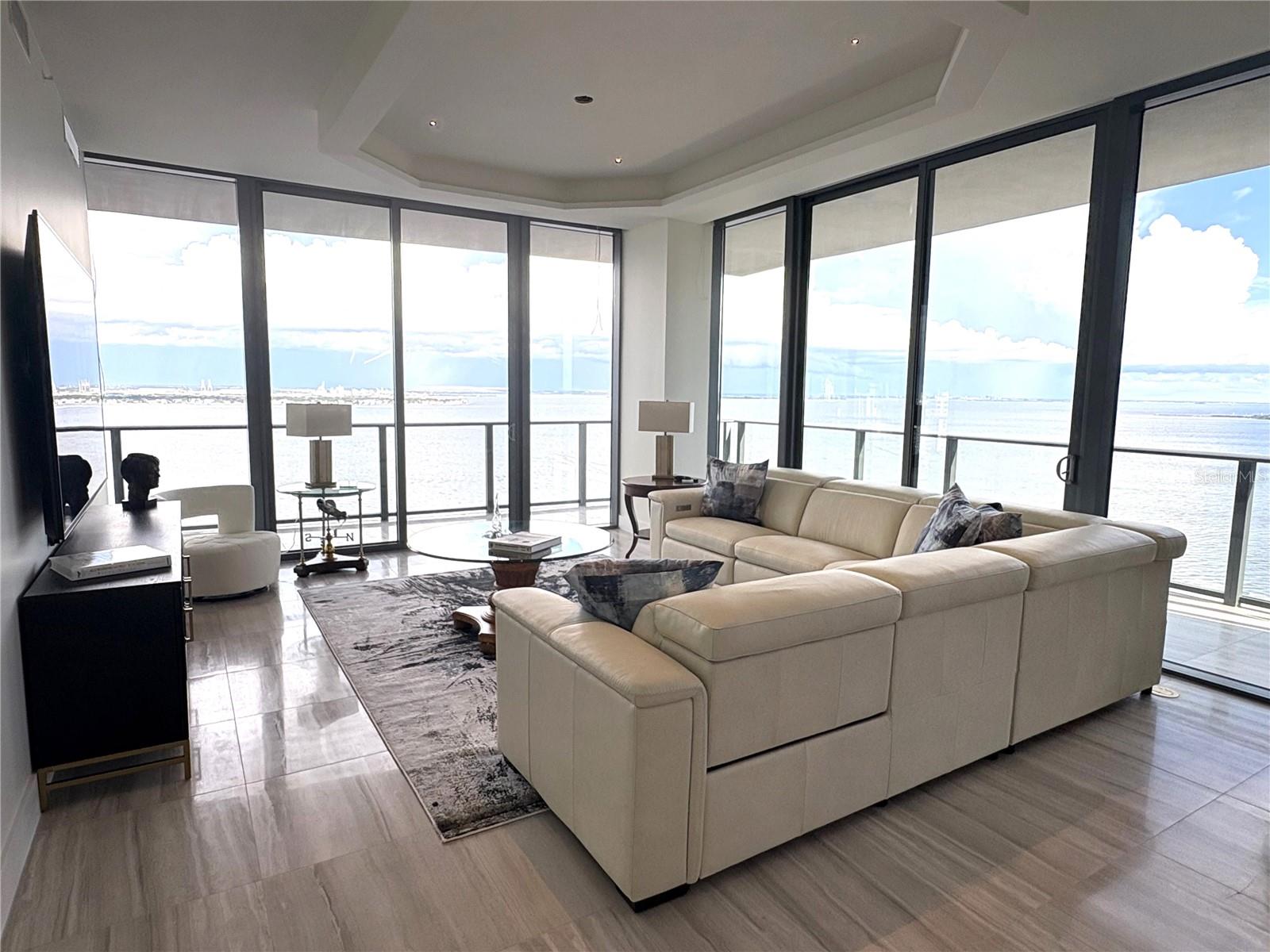 RITZ-CARLTON RESIDENCES - Residential Lease