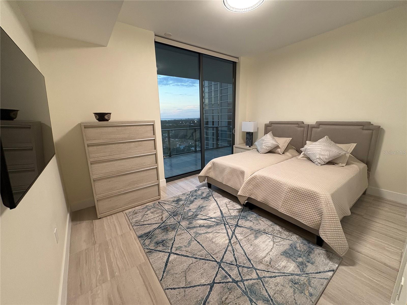 RITZ-CARLTON RESIDENCES - Residential Lease